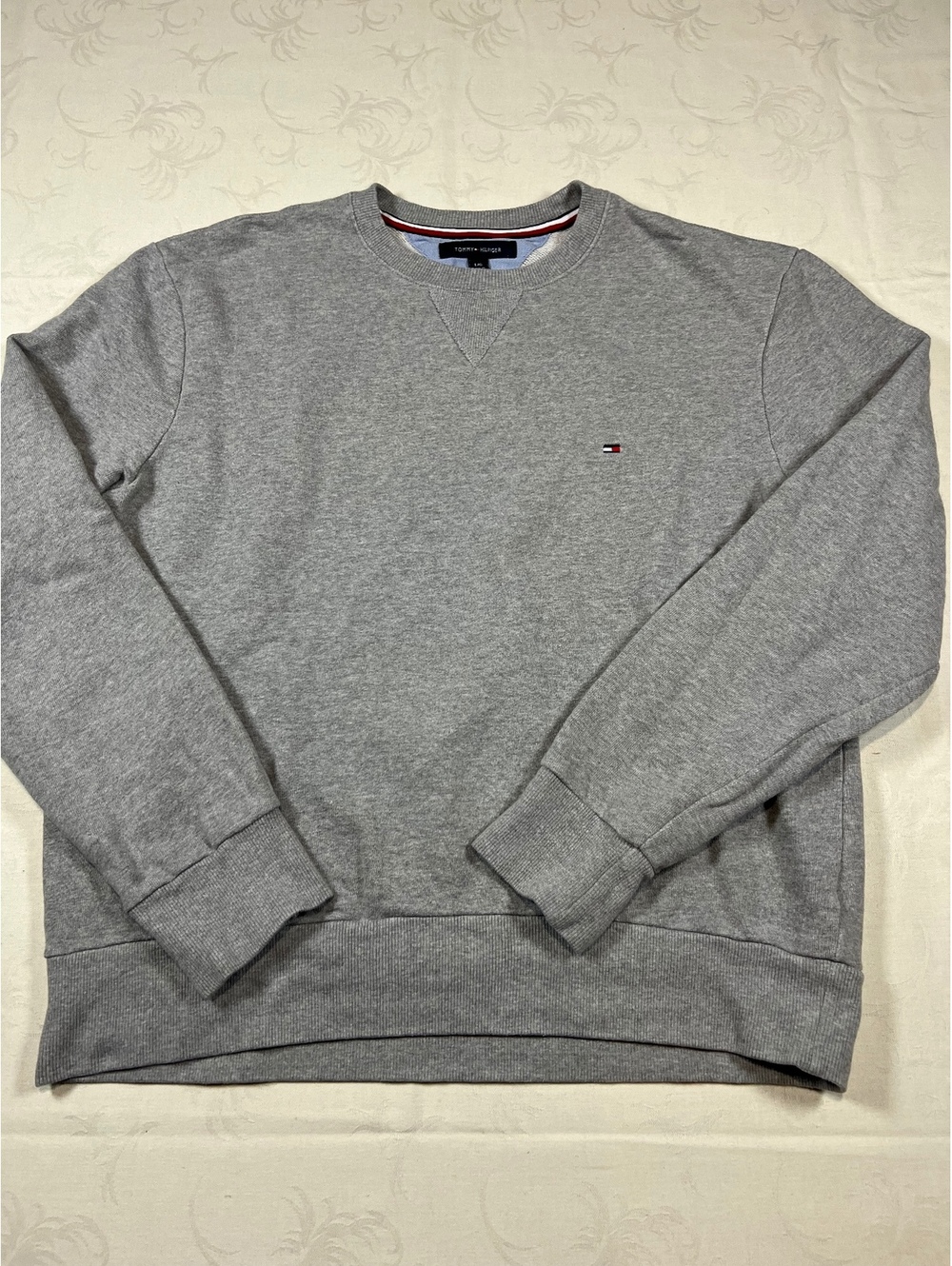 Tommy Hilfiger Gray Crewneck Sweatshirt Size Large